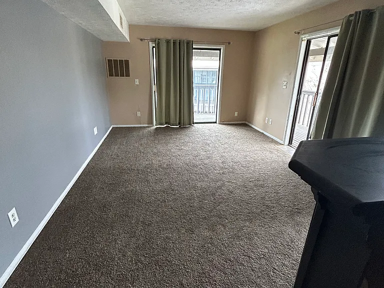 86 Hillside Dr — Photo 10