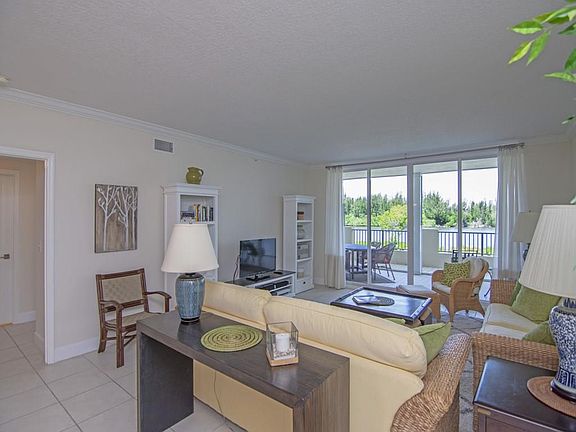 4th image of 8865 W Orchid Island Cir APT 203