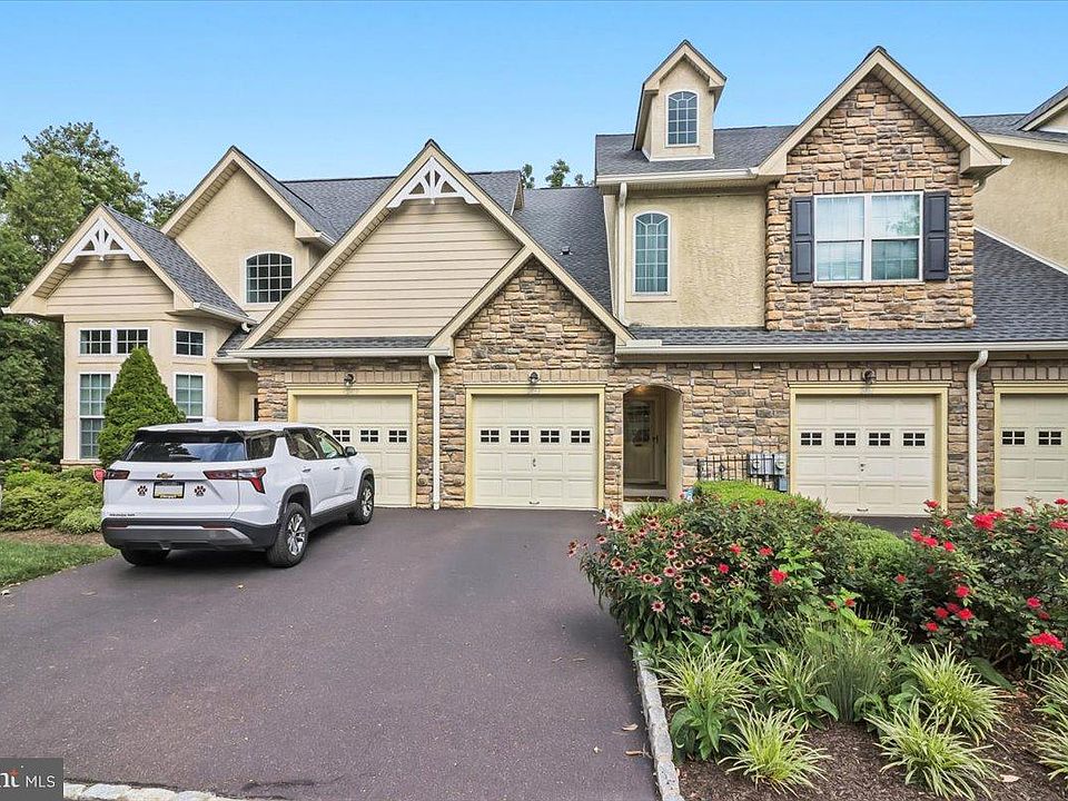 1st image of 2463 Merri Claude Dr