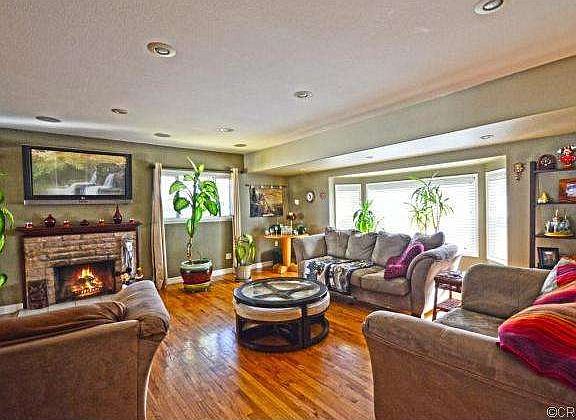 3rd image of 1301 W Trenton Dr
