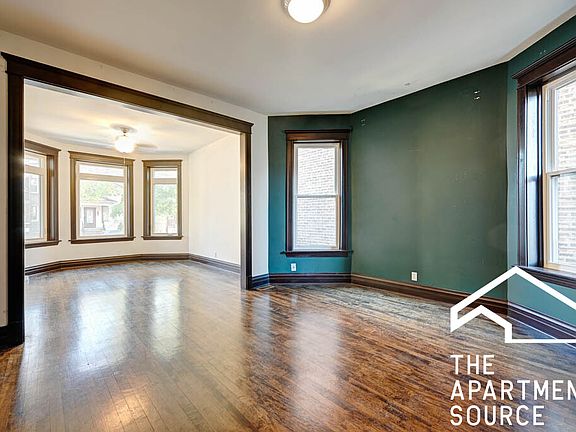 3rd image of 2330 N Hamlin Ave #1