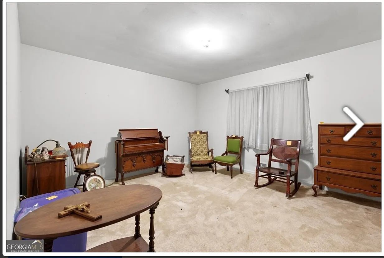 5 bed, 2736 sqft, $2,500 — Photo 3