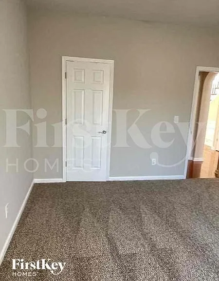1157 Fountain Crest Dr — Photo 8