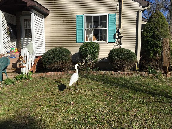 4th image of 931 Campbell St
