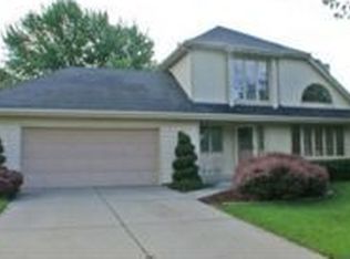 1061 Cochran St, Aurora, IL 60506