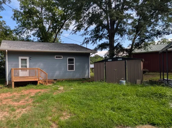 119 College St, Royston, GA 30662