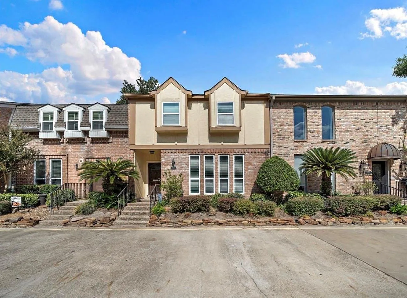 3 bed, 2.5 bath, 1794 sqft, $2,500 — Photo 1