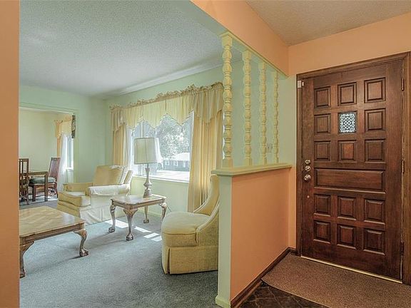4th image of 8036 Yecker Ave