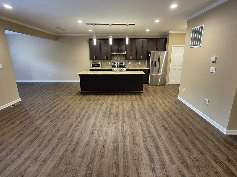 605 Alessia Ct — Photo 7