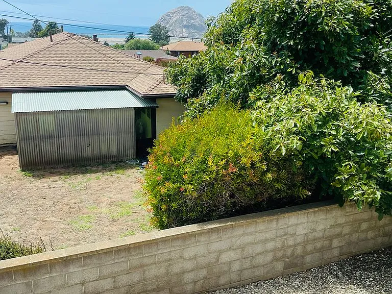 469 Kern Ave — Photo 15