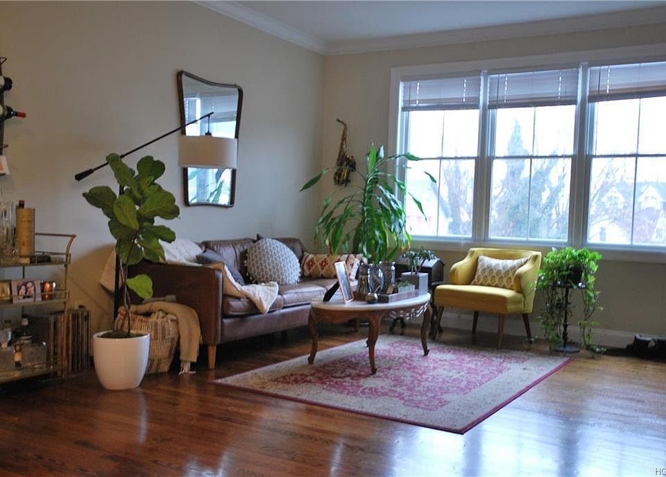 1st image of 21 Glenmare Mews