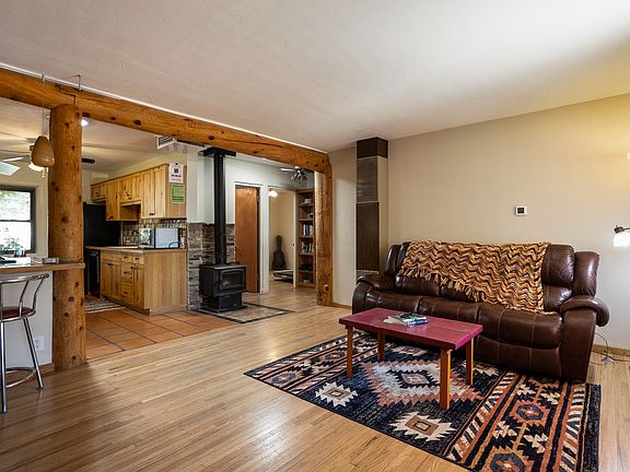 5th image of 736 Cardenas Dr SE