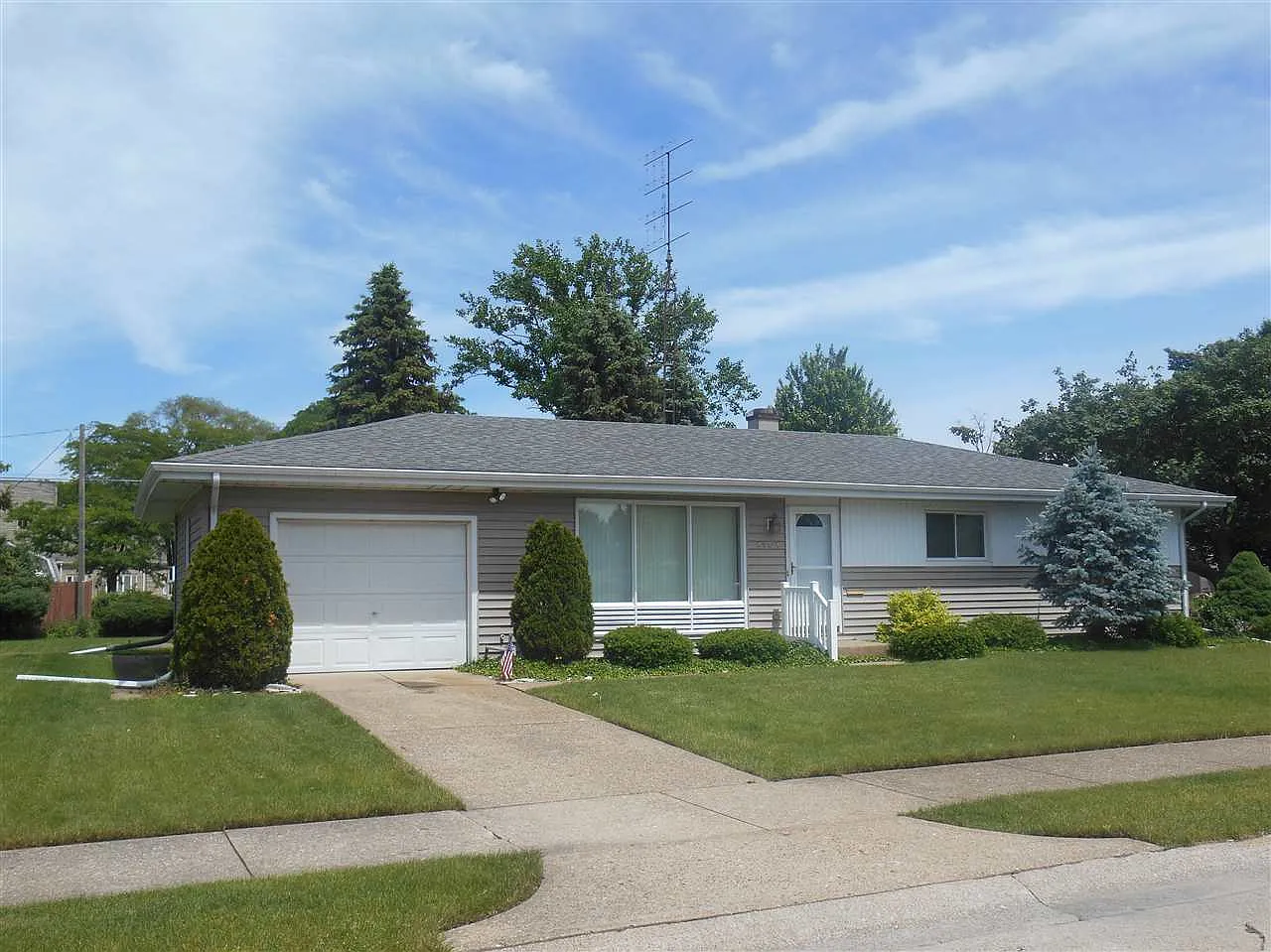 4903 Bloomfield Pl photo 1