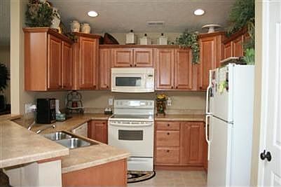 4th image of 336 Lauren Circle Dr