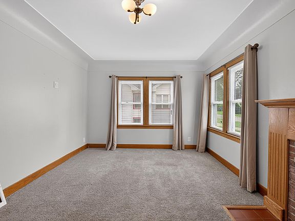 3rd image of 428 Kingsley Ave