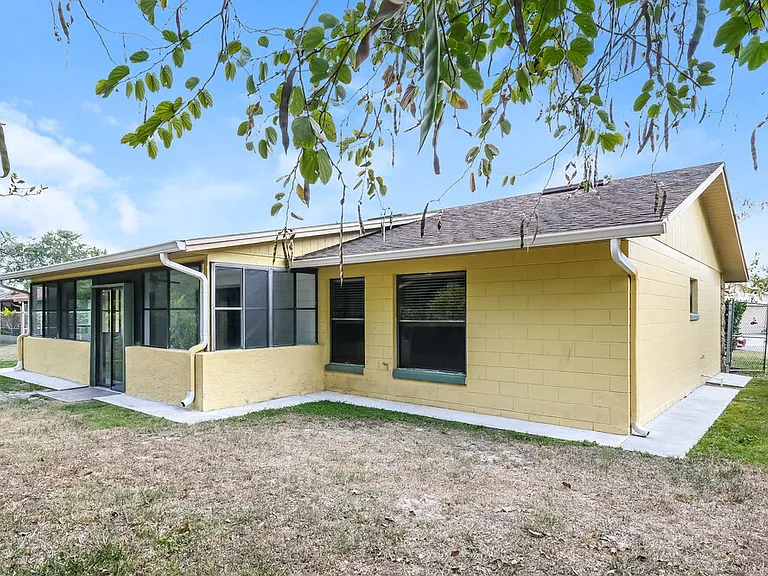 805 Mountbatten Ln — Photo 16