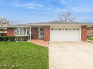 1729 E Aztec Ln, Mount Prospect, IL 60056