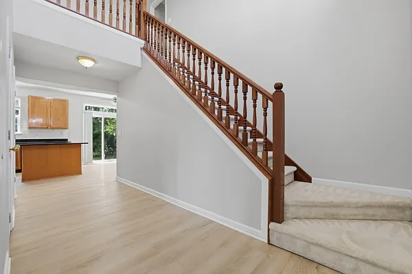 4 bed, 2.5 bath, 3652 sqft, $3,100 — Photo 4