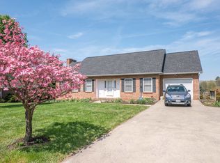 456 Sugar Maple Ln, Harrisonburg, VA 22801