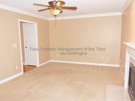 3rd image of 12 Cedar Knoll Dr