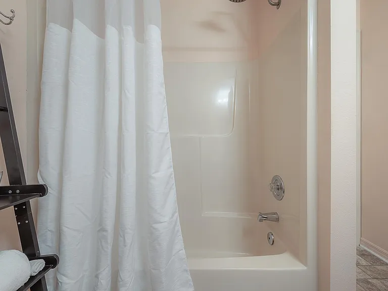 4210 W Roland St — Photo 10