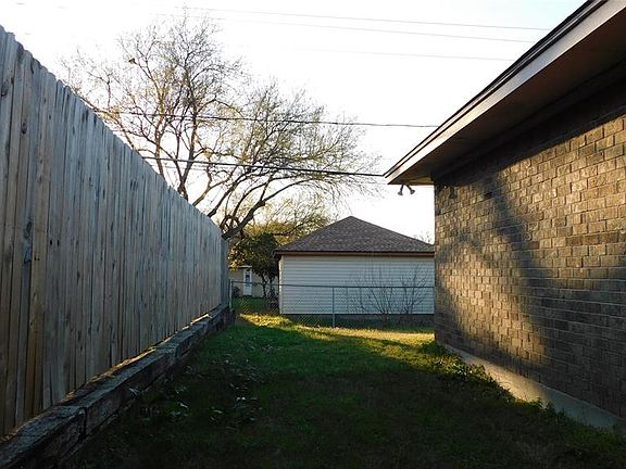 3rd image of 4210 Wingrove Dr