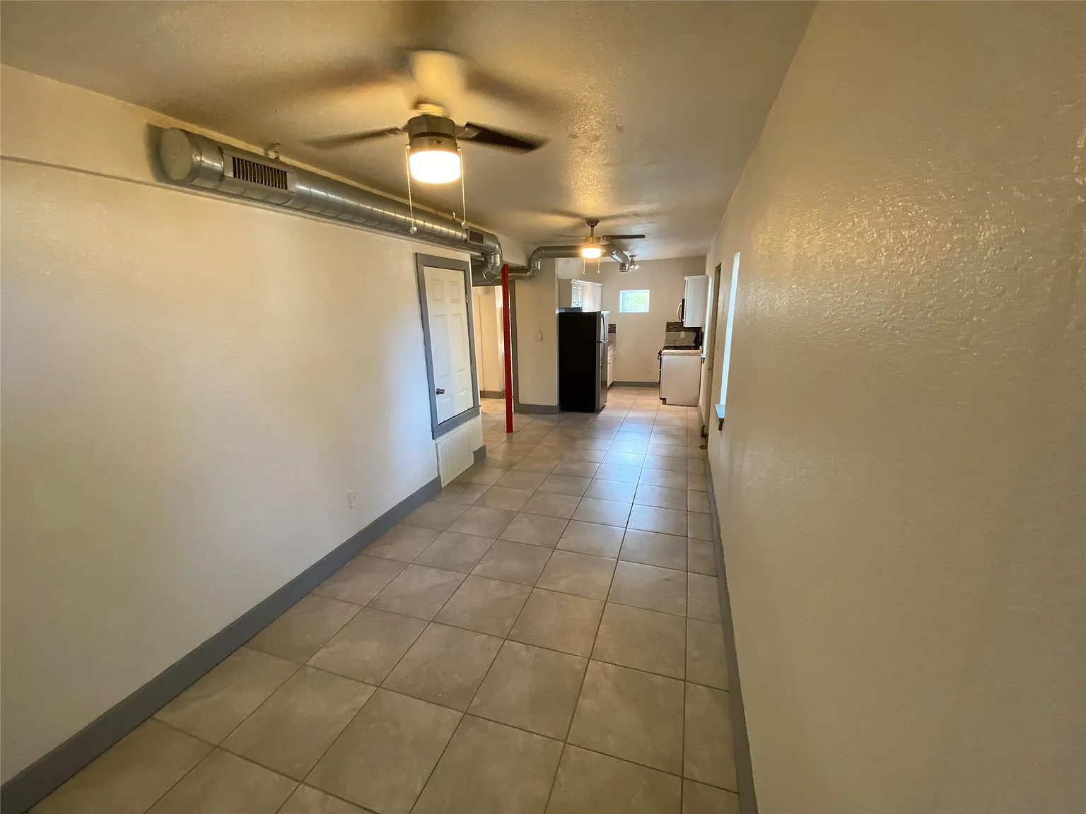 1 bed, 1.0 bath, 724 sqft, $1,200 — Photo 3