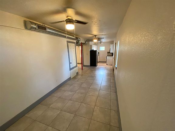 3rd image of 2103 Rosewood Ave APT A