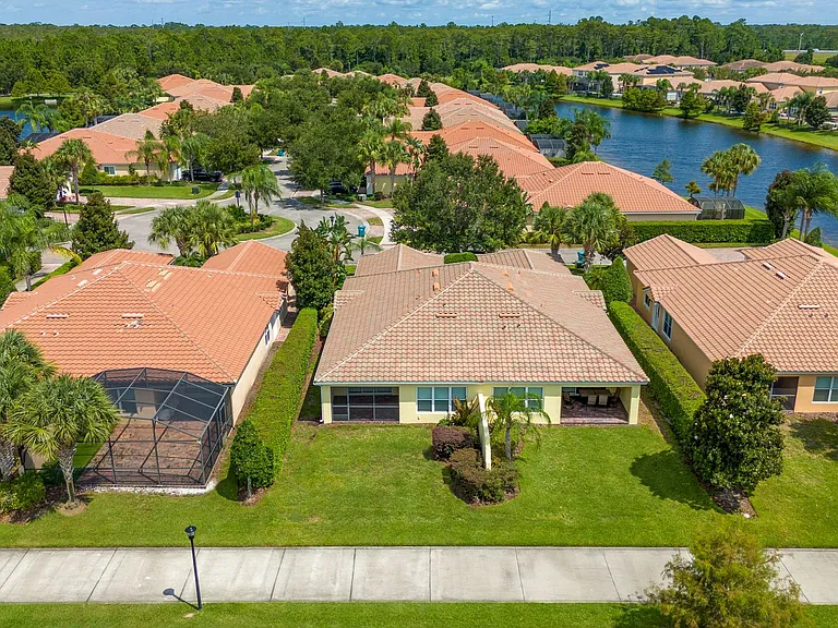 12208 Pescara Ln — Photo 4