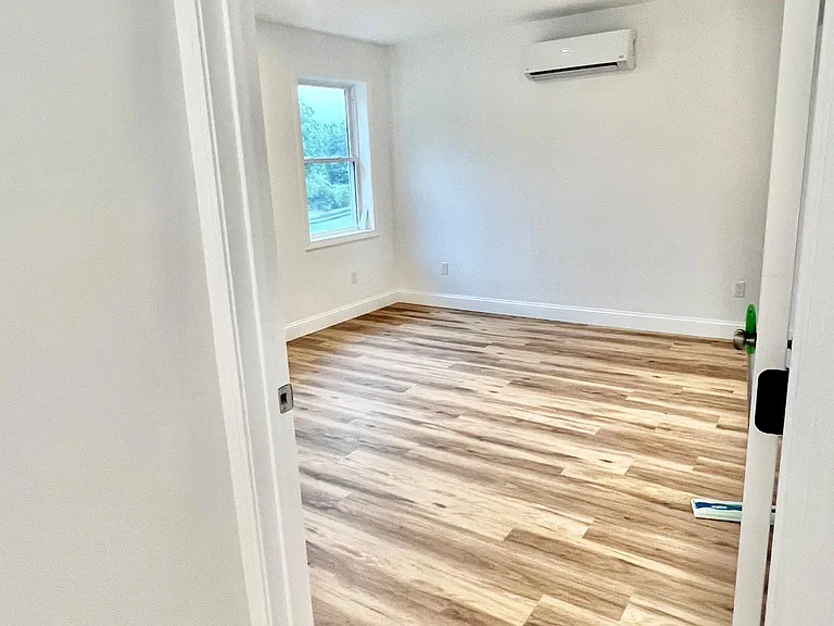 124 Crane Ave #B — Photo 15