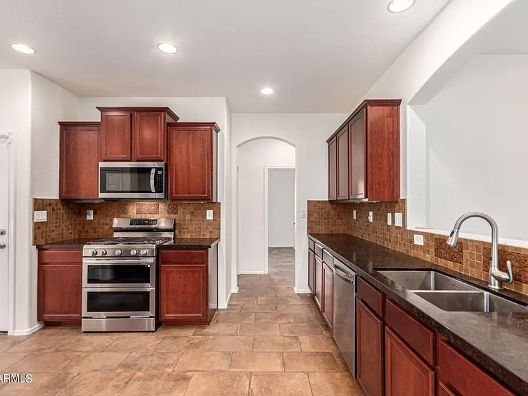 10847 W Avenida Del Rey — Photo 7