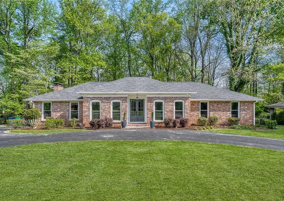 1st image of 2812 Galahad Dr NE
