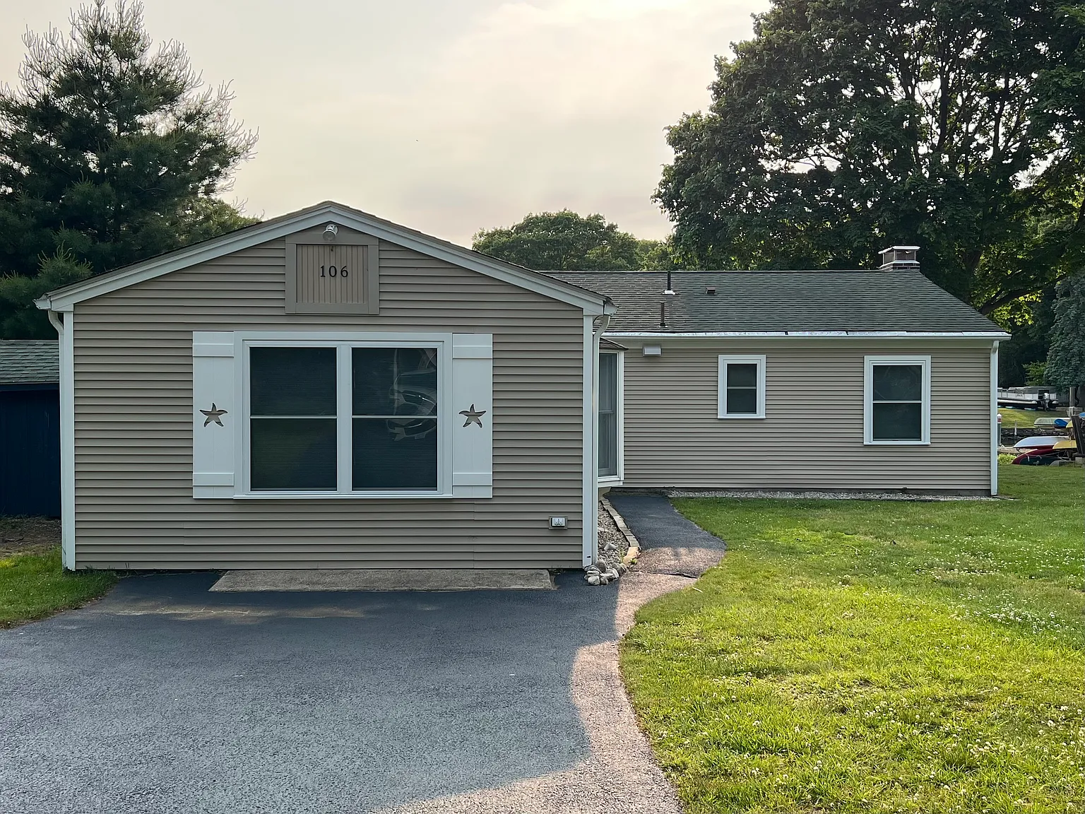 N River Dr, Narragansett — Photo 2