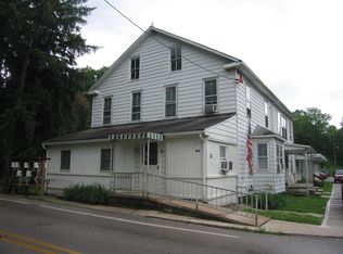 862 Iron Ridge Rd APT C, Spring Grove, PA 17362