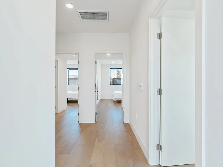 5751 Lexington Ave #201 — Photo 12