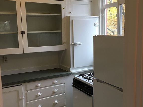 3rd image of 205 19th Ave E APT 201