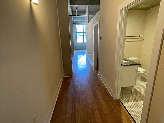 3rd image of 815 Perry St APT 215