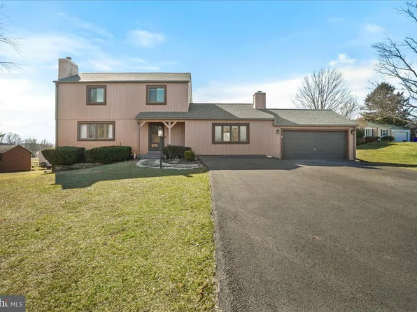 2718 Loch Haven Dr, Ijamsville, MD 21754