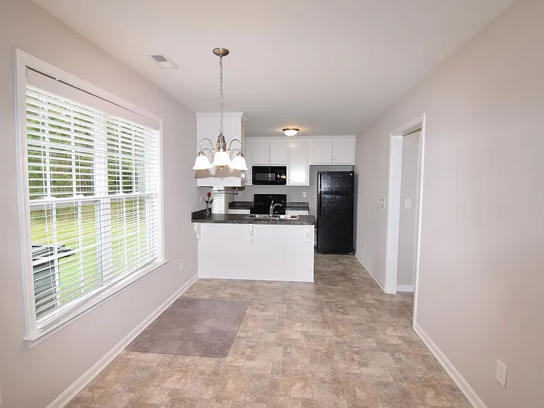 1942 Sapphire Rd — Photo 7