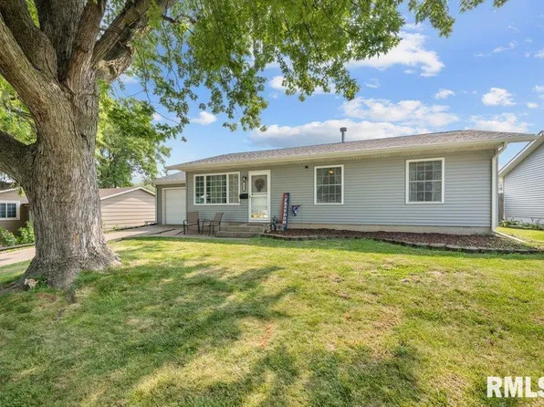 2321 Ridge Dr, Davenport, IA 52804