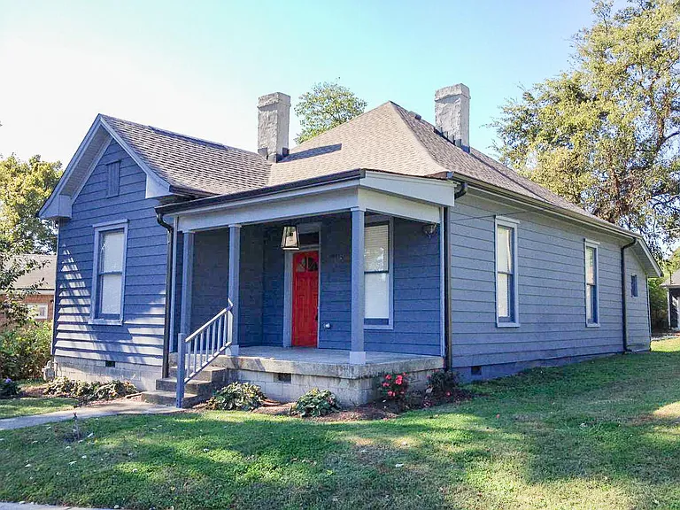 1813 Elliott Ave — Photo 1