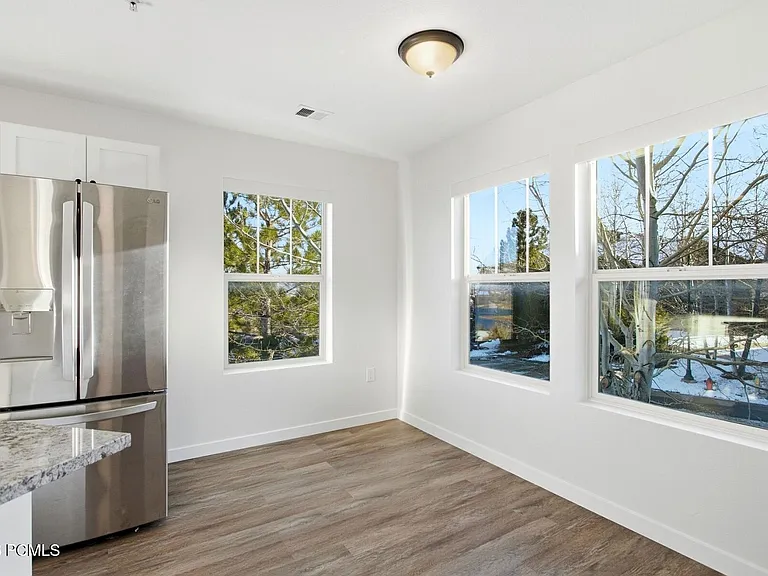1716 W Fox Bay Dr #H204 — Photo 6