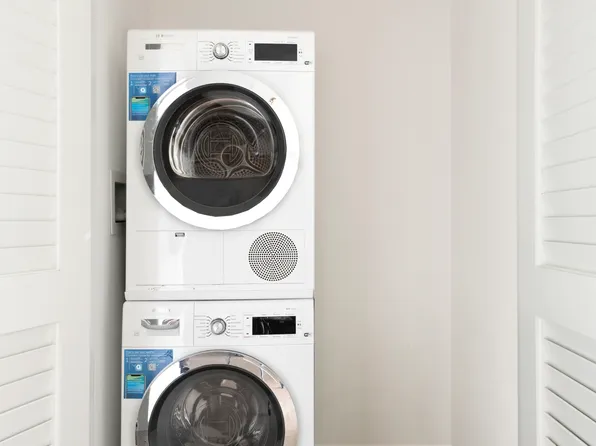 180 Front Street image 11 of 25