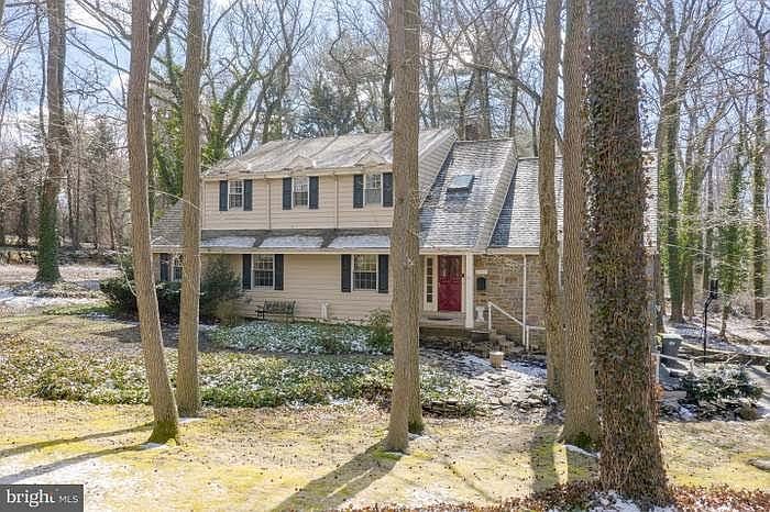 1st image of 102 Woodland Dr