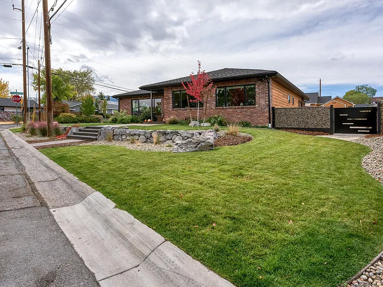 2395 Watt St — Photo 37