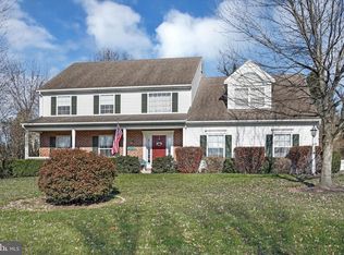 27 Royal Dr, Lititz, PA 17543