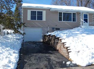 2433 W 15th St, Duluth, MN 55806