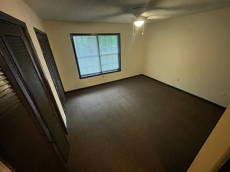 425 Peabody St — Photo 9