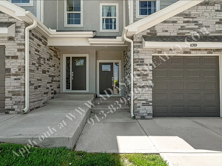 1089 N Findley St — Photo 3