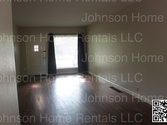 Mail Living area looking at toward the front door.